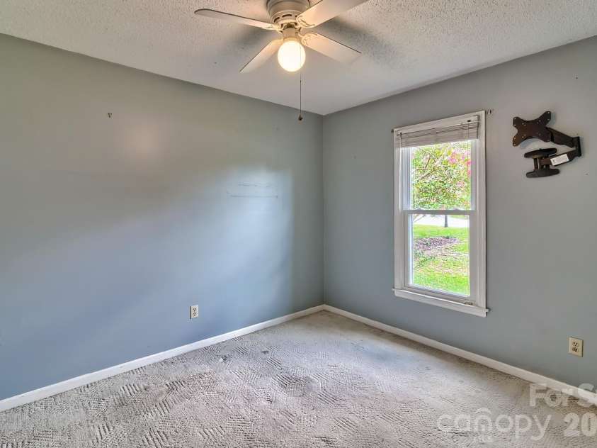 131 Santa Barbara Court, West Columbia, SC 29170.  MLS# CAR4412198, YatesRealty ID 41813. 