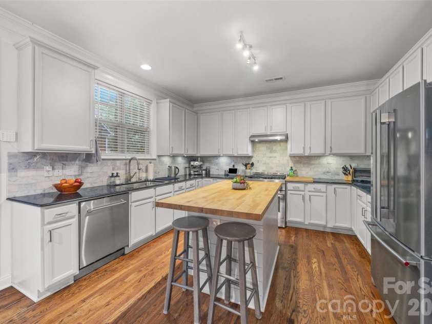 3301 Carlisle Court, Fort Mill, SC 29715.  MLS# CAR4406056, YatesRealty ID 41814. 