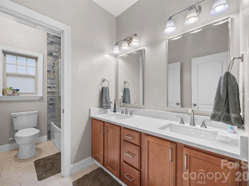 3301 Carlisle Court, Fort Mill, SC 29715.  MLS# CAR4406056, YatesRealty ID 41814. 