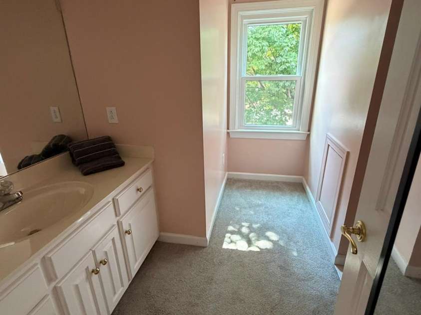 232 40th Avenue Drive, Hickory, NC 28601.  MLS# CAR4411131, YatesRealty ID 41815. Another bath