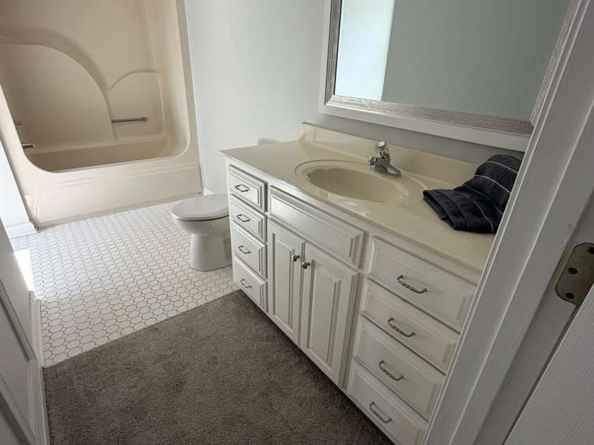 232 40th Avenue Drive, Hickory, NC 28601.  MLS# CAR4411131, YatesRealty ID 41815. Bath room