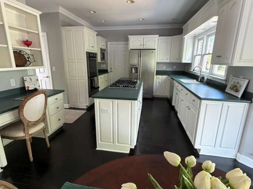 232 40th Avenue Drive, Hickory, NC 28601.  MLS# CAR4411131, YatesRealty ID 41815. Kitchen