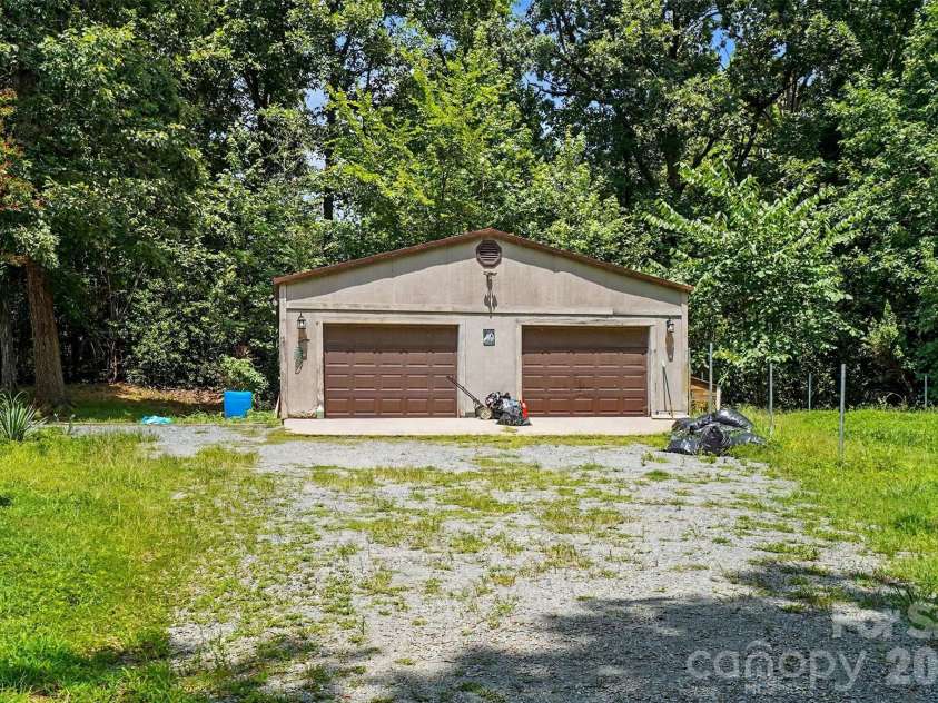 502 Cedarwood Drive, Monroe, NC 28112.  MLS# CAR4405782, YatesRealty ID 41817. 2 car detached garage