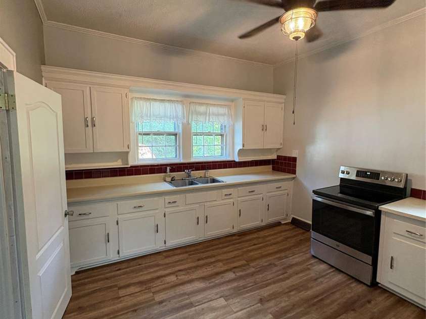 705 Parker Street, Albemarle, NC 28001.  MLS# CAR4405548, YatesRealty ID 41819. Huge kitchen!