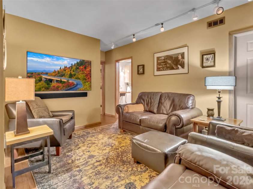 170 Wonderwood Lane, Clyde, NC 28721.  MLS# CAR4412092, YatesRealty ID 41820. 