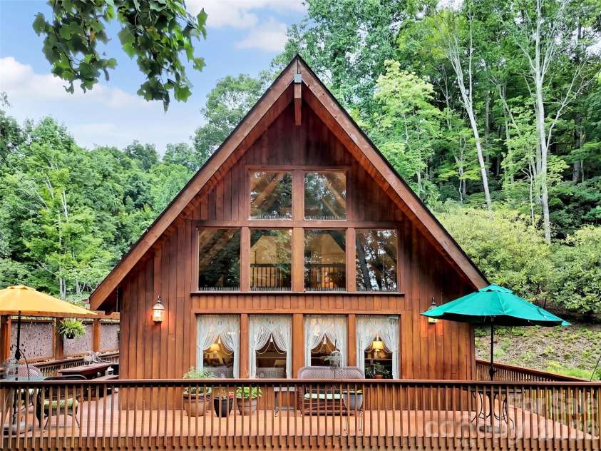170 Wonderwood Lane, Clyde, NC 28721.  MLS# CAR4412092, YatesRealty ID 41820. 