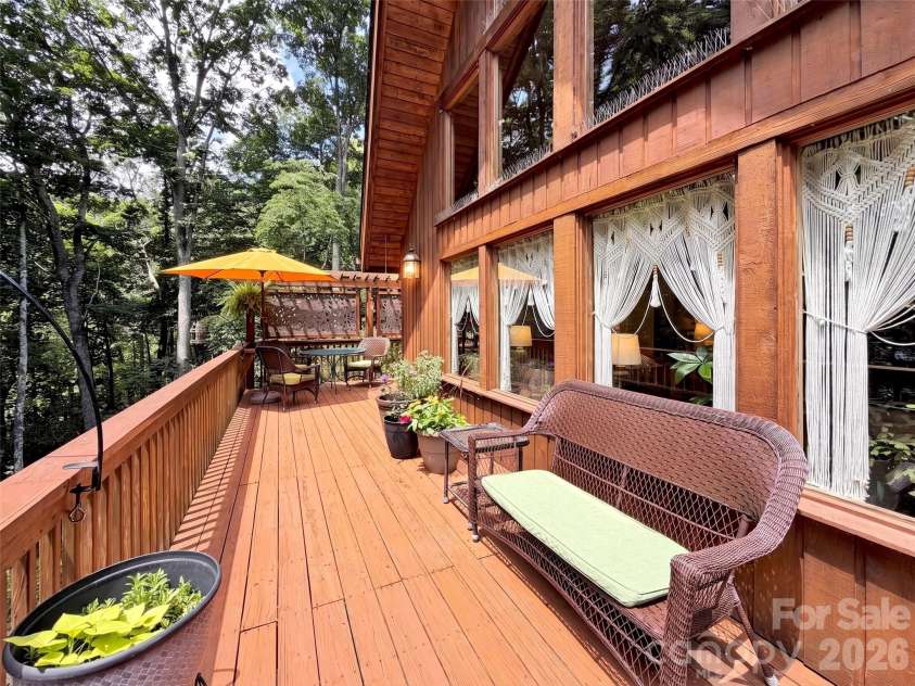 170 Wonderwood Lane, Clyde, NC 28721.  MLS# CAR4412092, YatesRealty ID 41820. 