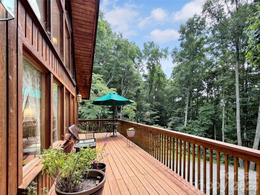 170 Wonderwood Lane, Clyde, NC 28721.  MLS# CAR4412092, YatesRealty ID 41820. 