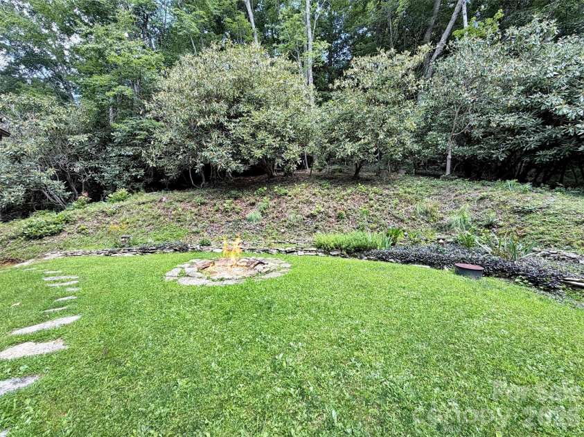 170 Wonderwood Lane, Clyde, NC 28721.  MLS# CAR4412092, YatesRealty ID 41820. 