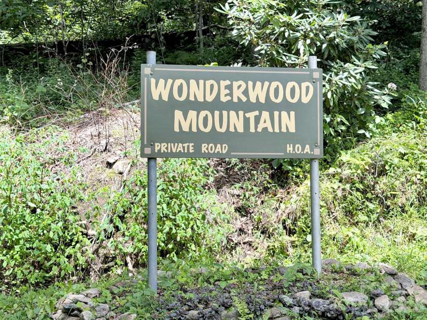 170 Wonderwood Lane, Clyde, NC 28721.  MLS# CAR4412092, YatesRealty ID 41820. 