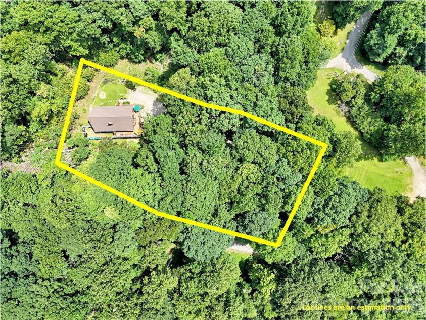 170 Wonderwood Lane, Clyde, NC 28721.  MLS# CAR4412092, YatesRealty ID 41820. 