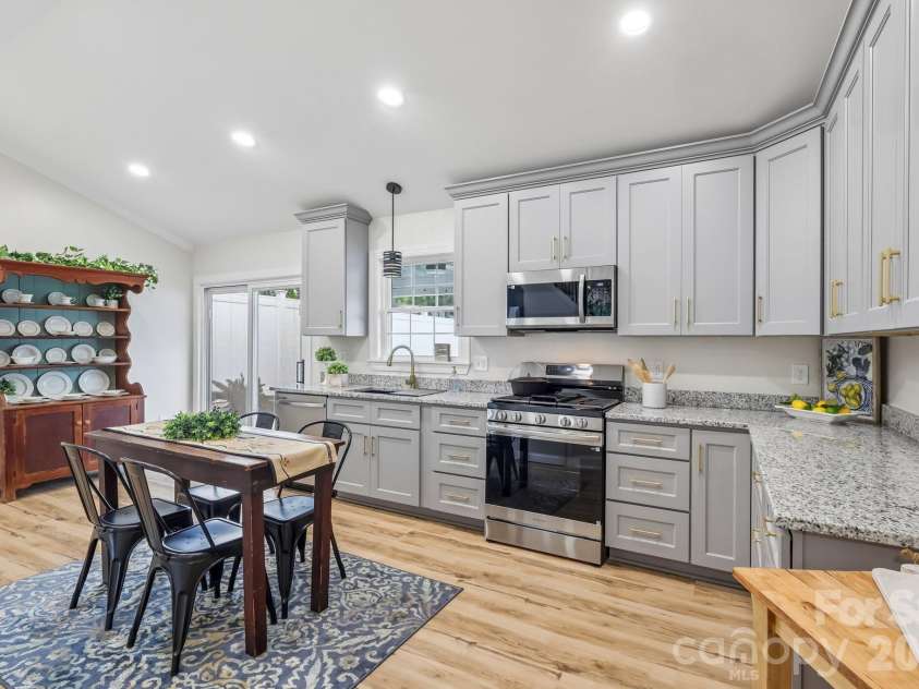 105 Maple Street, Badin, NC 28009.  MLS# CAR4409947, YatesRealty ID 41821. Kitchen