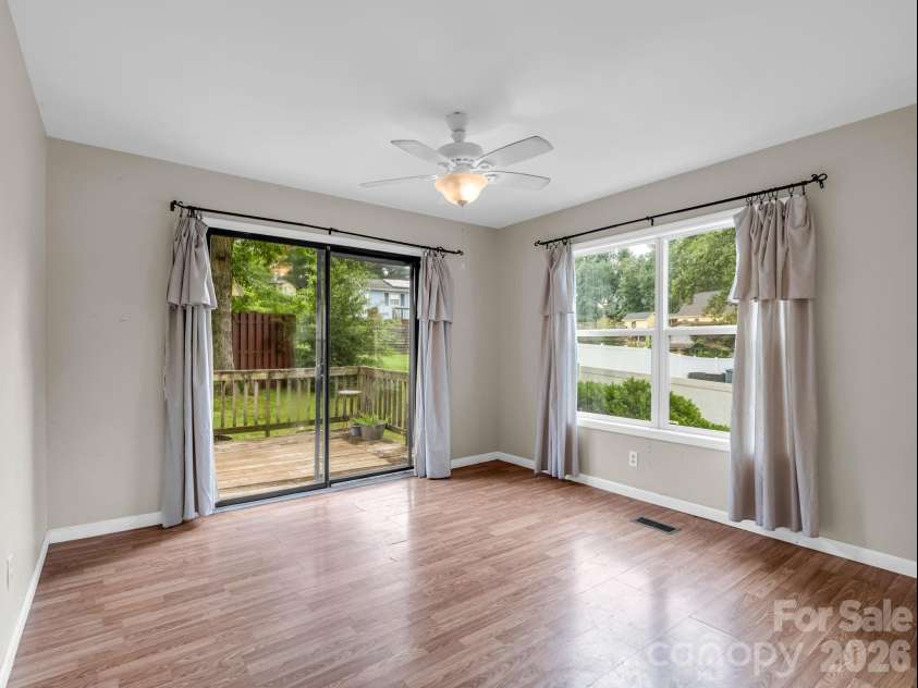 1 Lakewood Road, Hendersonville, NC 28792.  MLS# CAR4411211, YatesRealty ID 41824. Dining Area