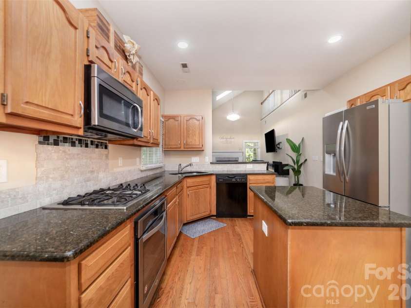 6401 Morningsong Lane, Charlotte, NC 28269.  MLS# CAR4410092, YatesRealty ID 41825. 