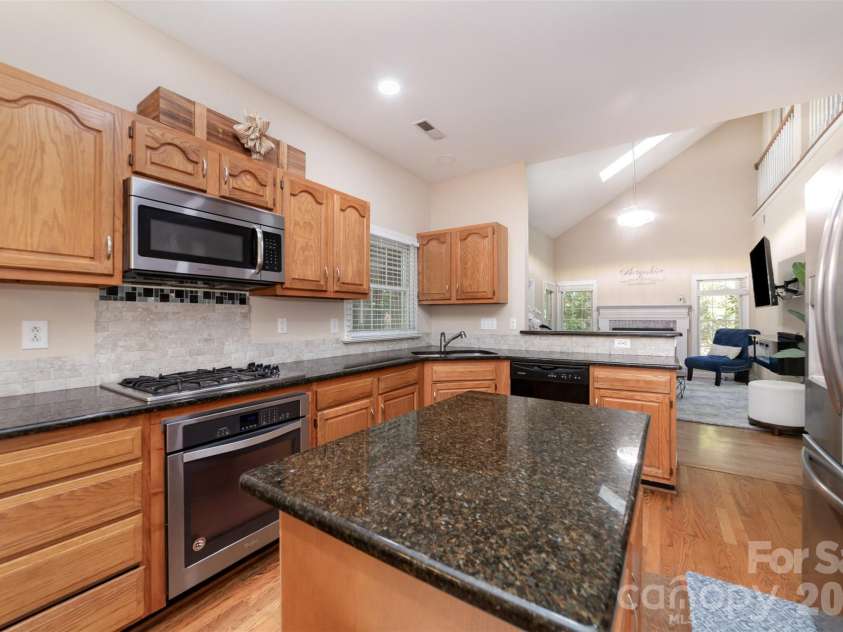 6401 Morningsong Lane, Charlotte, NC 28269.  MLS# CAR4410092, YatesRealty ID 41825. 