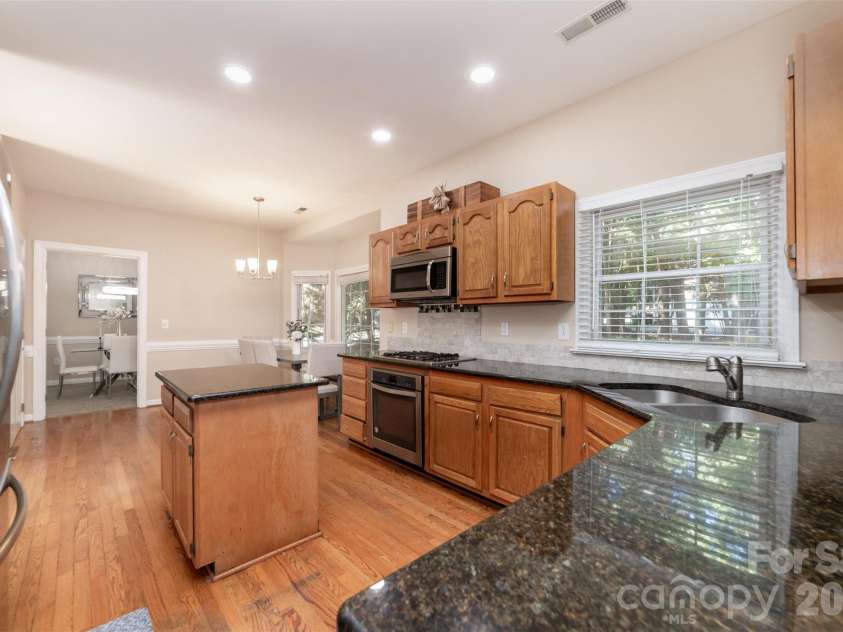 6401 Morningsong Lane, Charlotte, NC 28269.  MLS# CAR4410092, YatesRealty ID 41825. 