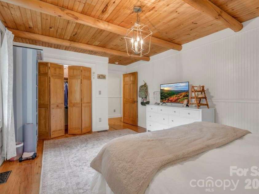 165 Leighway Lane, Banner Elk, NC 28604.  MLS# CAR4409555, YatesRealty ID 41826. 