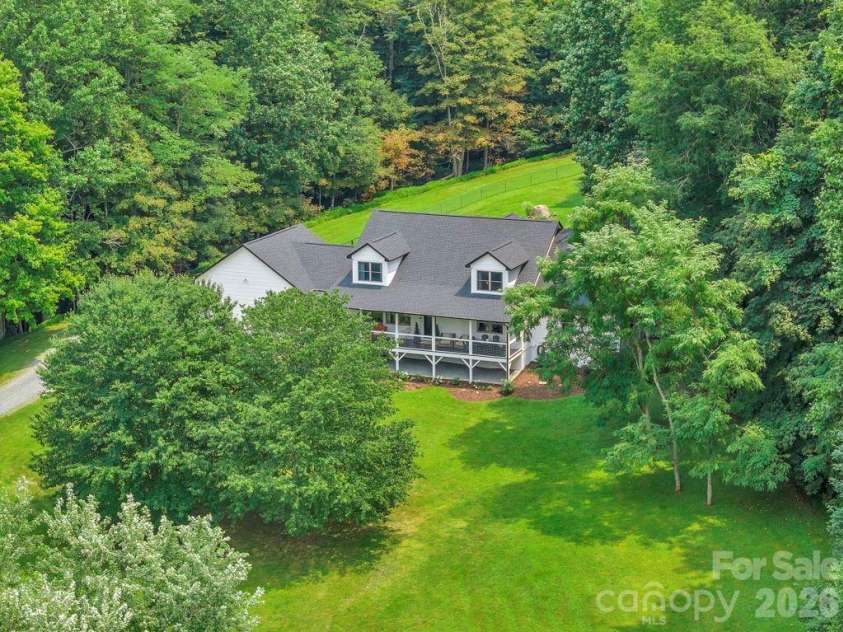 165 Leighway Lane, Banner Elk, NC 28604.  MLS# CAR4409555, YatesRealty ID 41826. 