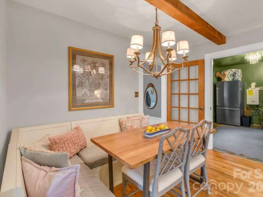 165 Leighway Lane, Banner Elk, NC 28604.  MLS# CAR4409555, YatesRealty ID 41826. 