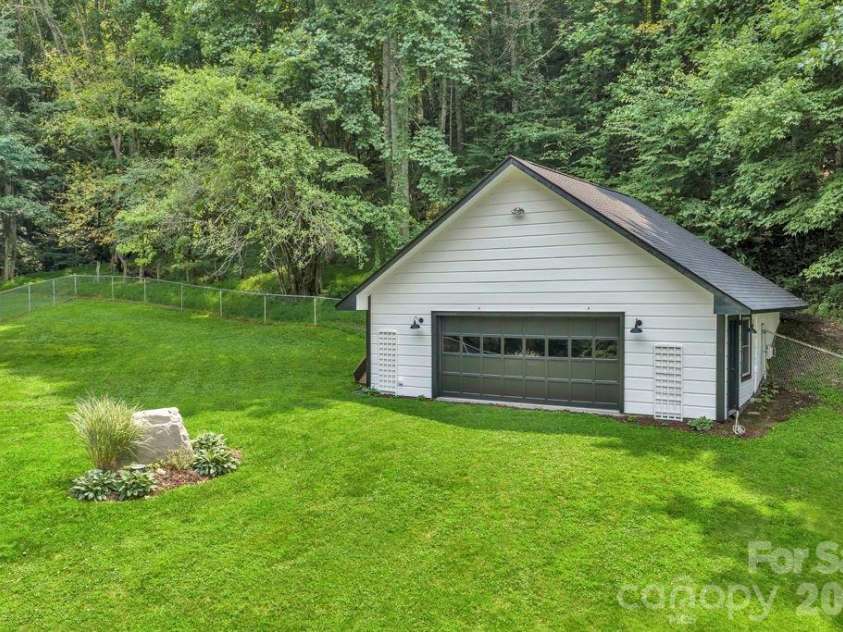 165 Leighway Lane, Banner Elk, NC 28604.  MLS# CAR4409555, YatesRealty ID 41826. Separate garage/workshop