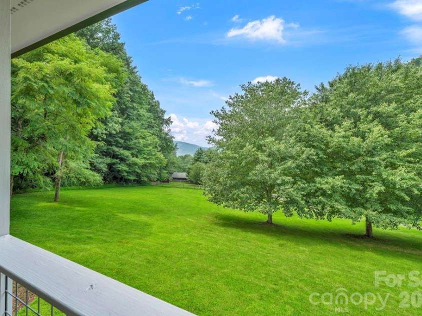 165 Leighway Lane, Banner Elk, NC 28604.  MLS# CAR4409555, YatesRealty ID 41826. Western facing view