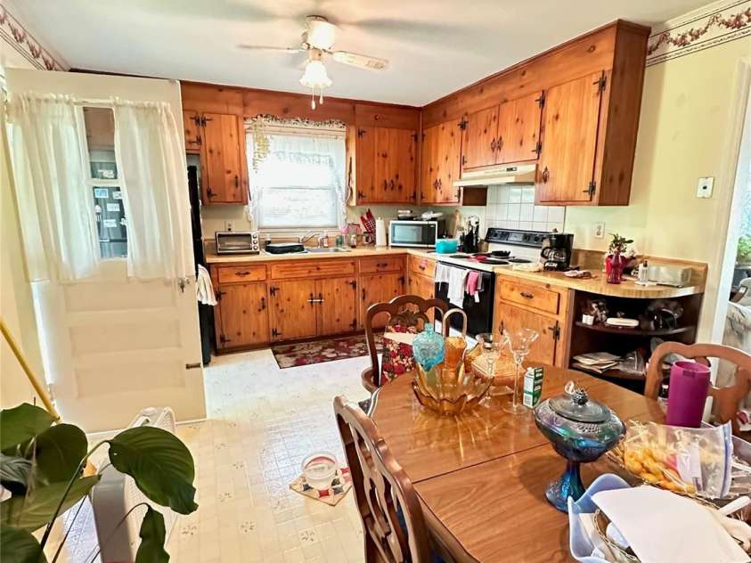 7200 Woodstock Drive, Charlotte, NC 28210.  MLS# CAR4412072, YatesRealty ID 41827. 