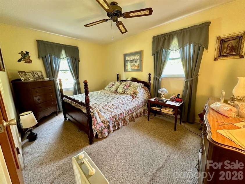 7200 Woodstock Drive, Charlotte, NC 28210.  MLS# CAR4412072, YatesRealty ID 41827. 