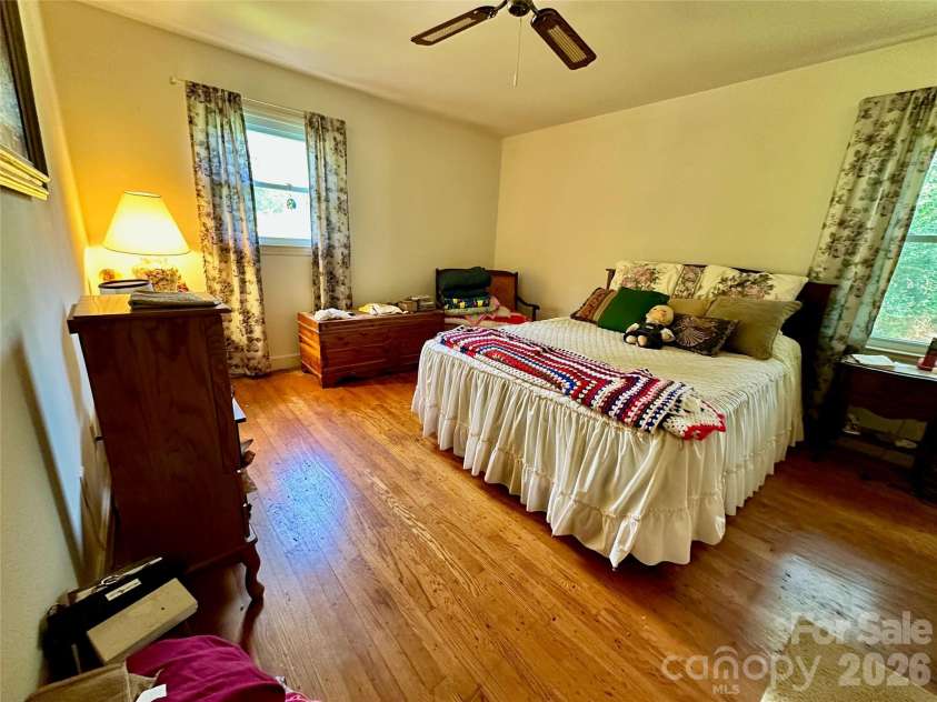 7200 Woodstock Drive, Charlotte, NC 28210.  MLS# CAR4412072, YatesRealty ID 41827. 