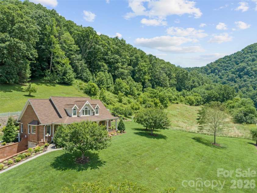 38 Peterson Lane, Green Mountain, NC 28740.  MLS# CAR4405533, YatesRealty ID 41828. 
