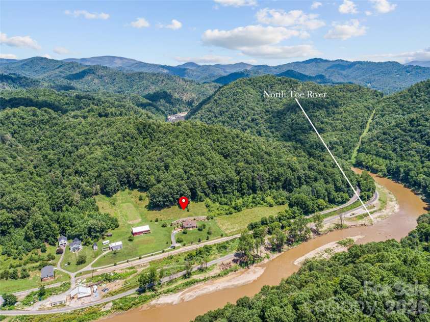 38 Peterson Lane, Green Mountain, NC 28740.  MLS# CAR4405533, YatesRealty ID 41828. 