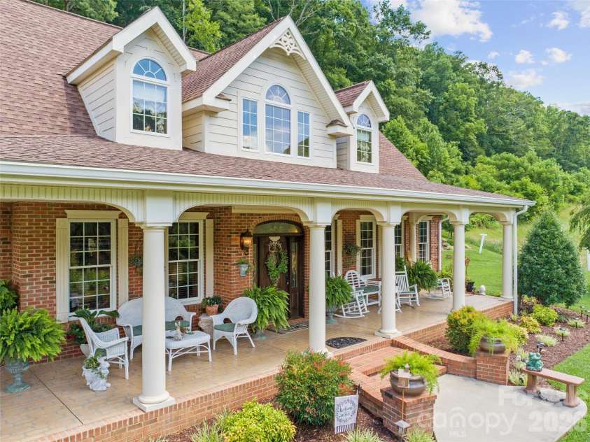 38 Peterson Lane, Green Mountain, NC 28740.  MLS# CAR4405533, YatesRealty ID 41828. 