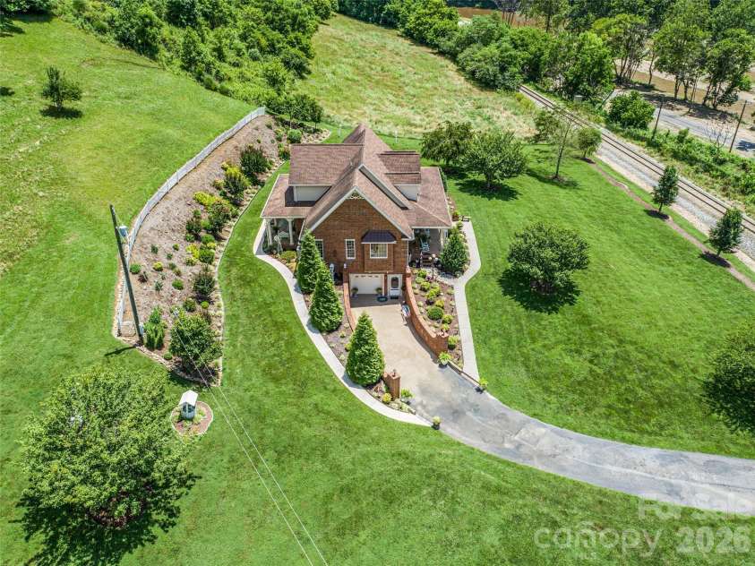 38 Peterson Lane, Green Mountain, NC 28740.  MLS# CAR4405533, YatesRealty ID 41828. 