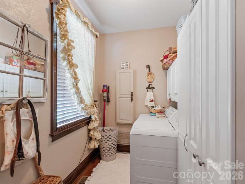 38 Peterson Lane, Green Mountain, NC 28740.  MLS# CAR4405533, YatesRealty ID 41828. Laundry on main level