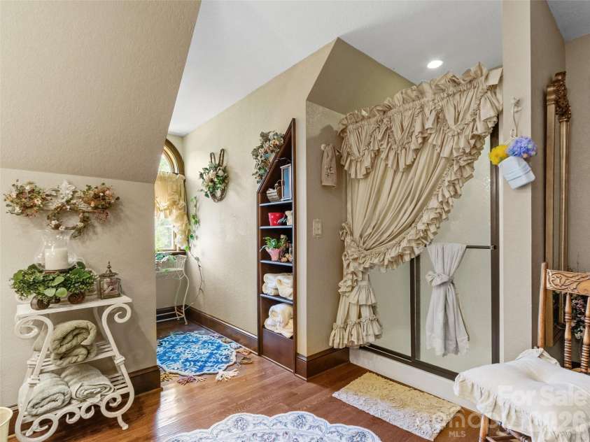 38 Peterson Lane, Green Mountain, NC 28740.  MLS# CAR4405533, YatesRealty ID 41828. Upper level bathroom