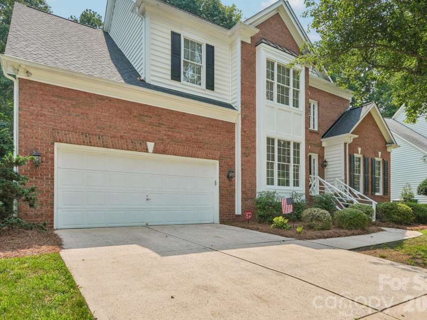 7613 Tarland Lane, Charlotte, NC 28269.  MLS# CAR4408961, YatesRealty ID 41829. 