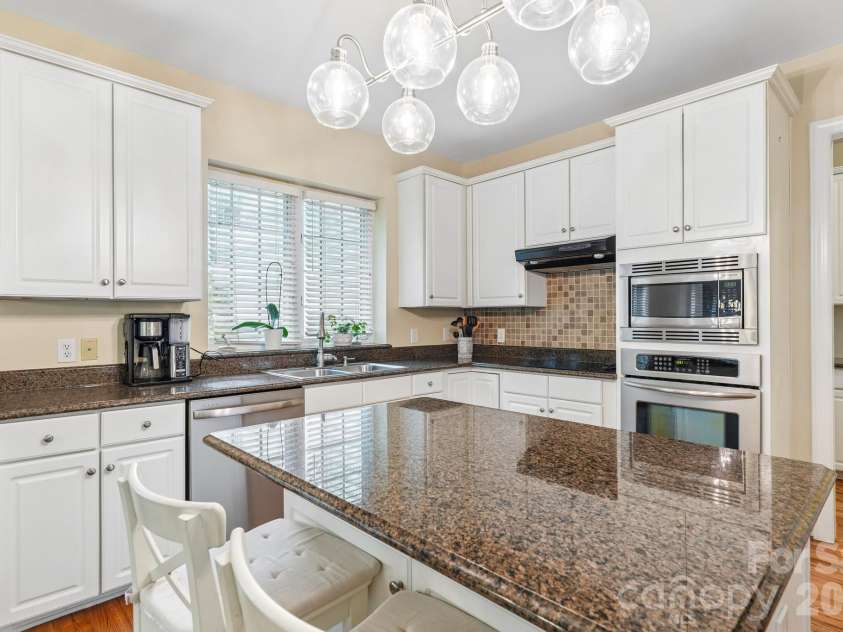 7613 Tarland Lane, Charlotte, NC 28269.  MLS# CAR4408961, YatesRealty ID 41829. 