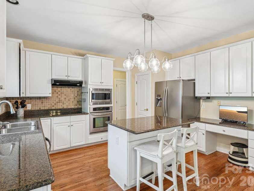 7613 Tarland Lane, Charlotte, NC 28269.  MLS# CAR4408961, YatesRealty ID 41829. 