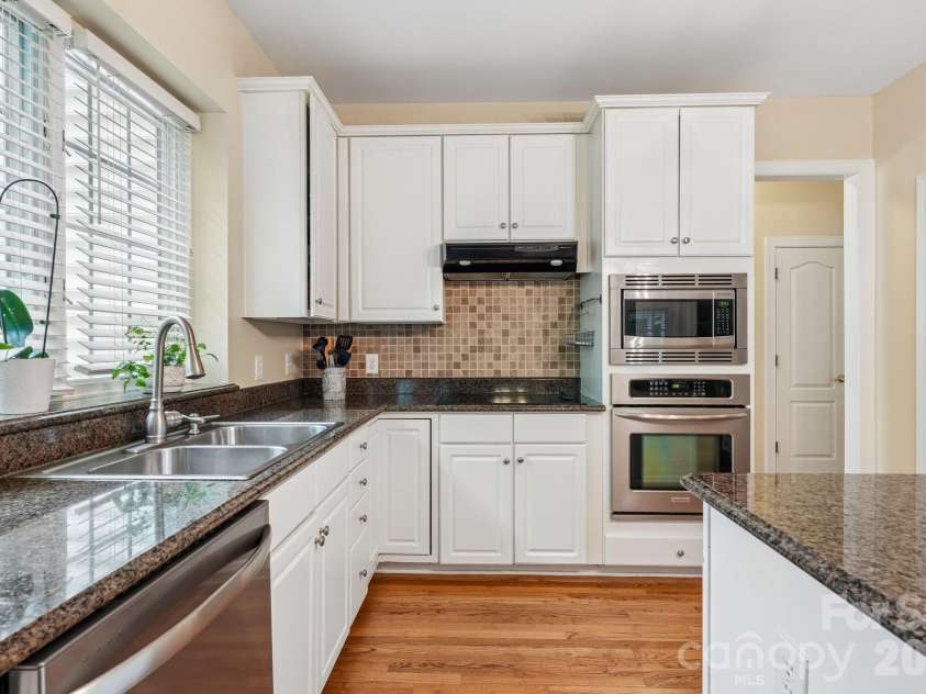 7613 Tarland Lane, Charlotte, NC 28269.  MLS# CAR4408961, YatesRealty ID 41829. 