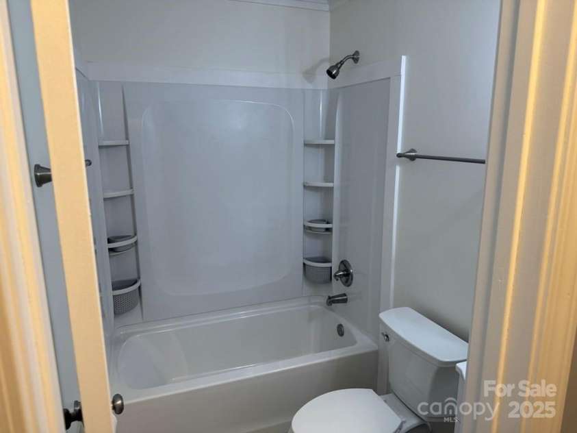 125 Dearmin Terrace, Franklin, NC 28734.  MLS# CAR4238822, YatesRealty ID 4183. 