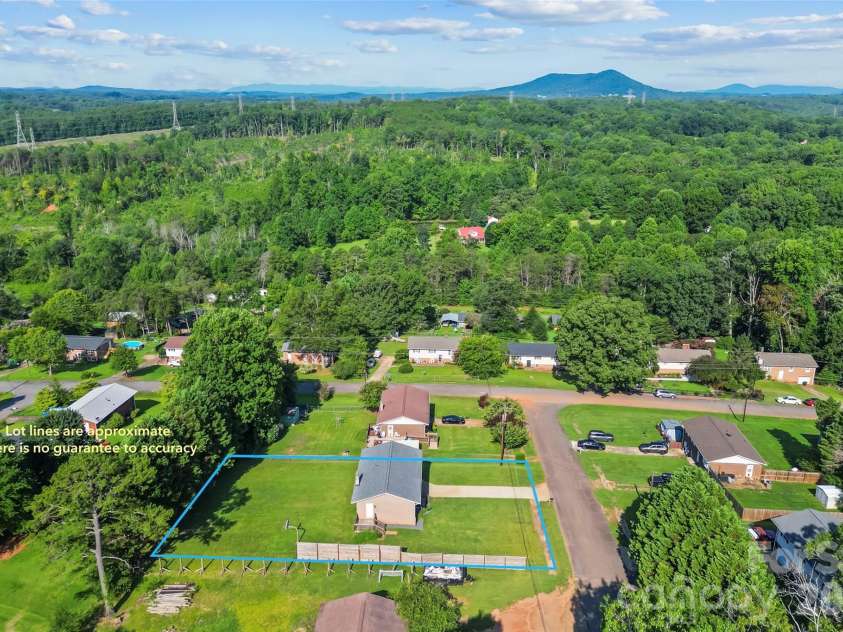 4405 Landing Court, Hickory, NC 28602.  MLS# CAR4409127, YatesRealty ID 41830. Birdseye View