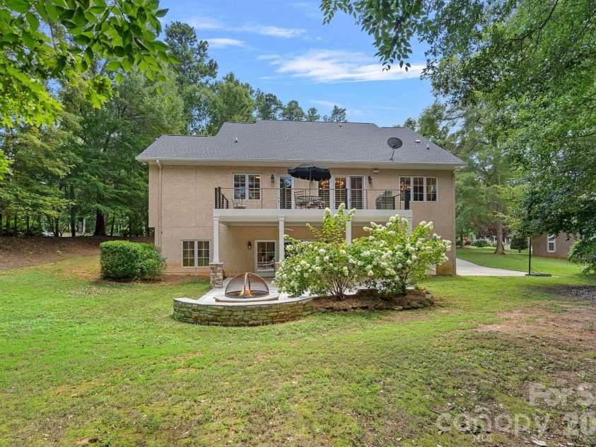 7967 Glen Abbey Circle, Stanley, NC 28164.  MLS# CAR4409089, YatesRealty ID 41832. Expansive Back Yard
