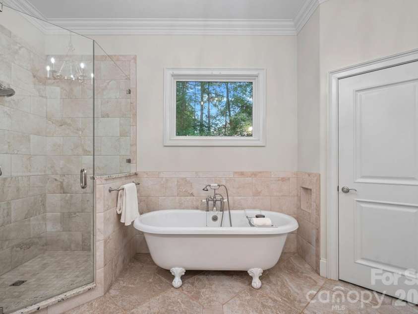 7967 Glen Abbey Circle, Stanley, NC 28164.  MLS# CAR4409089, YatesRealty ID 41832. Primary Bath