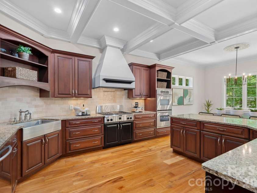 7967 Glen Abbey Circle, Stanley, NC 28164.  MLS# CAR4409089, YatesRealty ID 41832. Solid Wood Cabinets With Pull Out Drawers