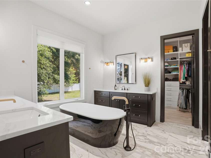 5408 Carmel Road, Charlotte, NC 28226.  MLS# CAR4383001, YatesRealty ID 41833. 