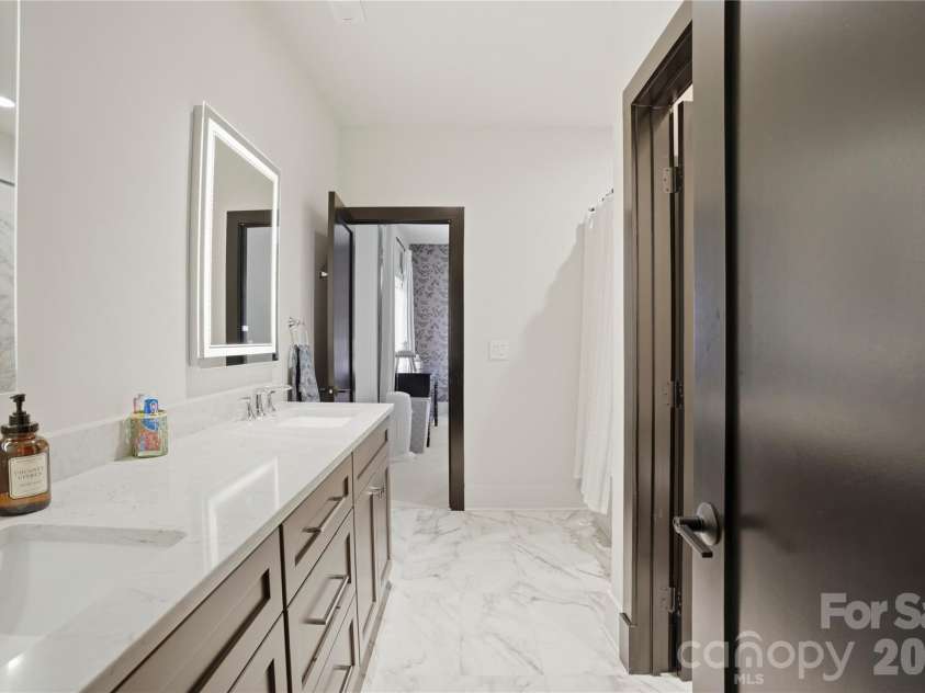 5408 Carmel Road, Charlotte, NC 28226.  MLS# CAR4383001, YatesRealty ID 41833. 
