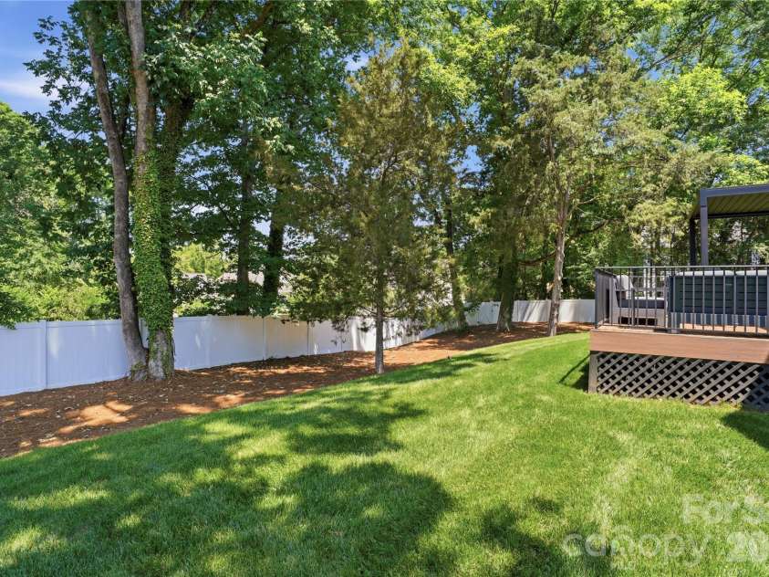 5408 Carmel Road, Charlotte, NC 28226.  MLS# CAR4383001, YatesRealty ID 41833. 