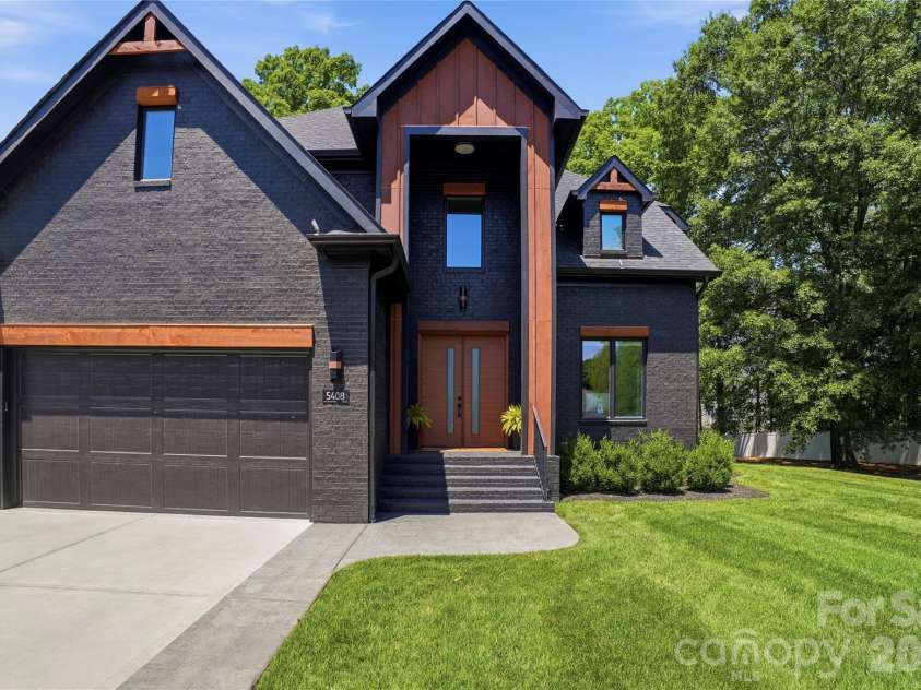 5408 Carmel Road, Charlotte, NC 28226.  MLS# CAR4383001, YatesRealty ID 41833. 