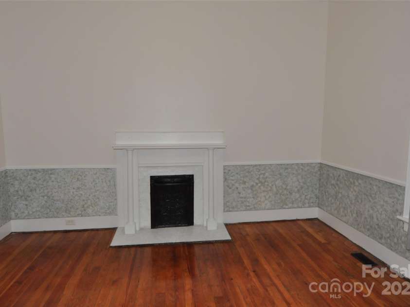 152 Saluda Street, Chester, SC 29706.  MLS# CAR4313339, YatesRealty ID 41835. 