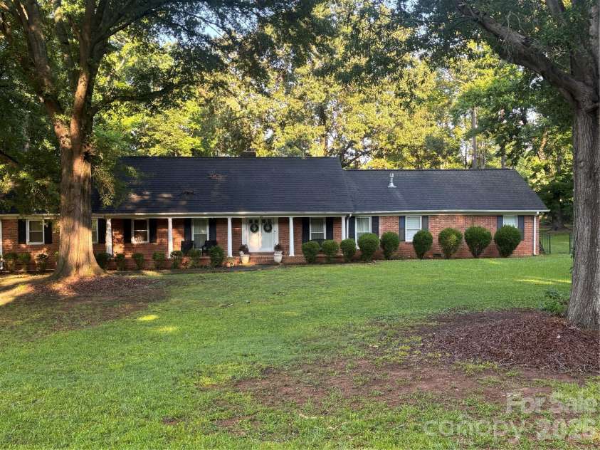 412 Brackenbury Lane, Charlotte, NC 28270.  MLS# CAR4409953, YatesRealty ID 41836. Front View