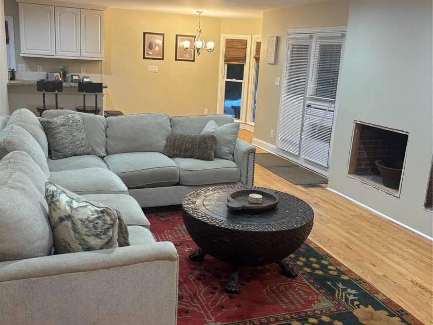 412 Brackenbury Lane, Charlotte, NC 28270.  MLS# CAR4409953, YatesRealty ID 41836. Great Rm2